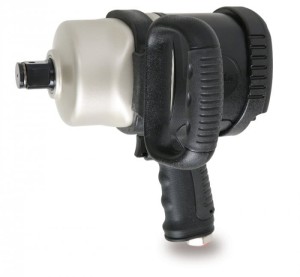 Klucz udarowy dwukierunkowy, korpus wykonany z materiału kompozytowego