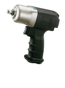 Klucz udarowy dwukierunkowy, korpus wykonany z materiału kompozytowego